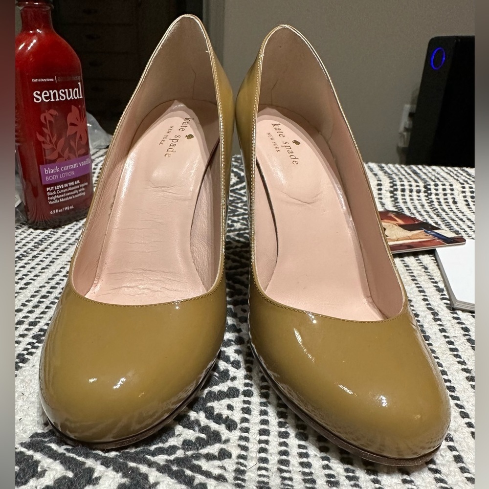 Kate Spade Tan Pumps - Picture 6 of 16